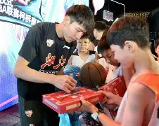 九游娱乐APP-犹他爵士窗口期刷新队史纪录浙江稠州围绕CBA季后赛状态回暖，媒体一致点评：浙江队转会期绝杀压哨